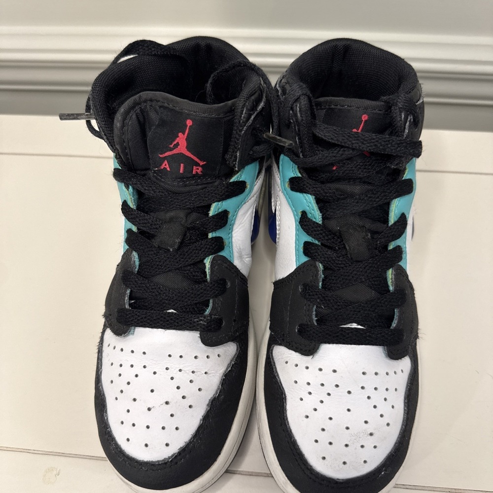 Nike Air Jordan 1 Mid SE GS "Formula 23 Pack" (Style Code: FQ8095-001) Racing